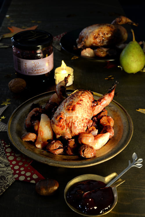 Cailles à la confiture Cassis-Rhubarbe, farce aux noix, marrons, pancetta et poires