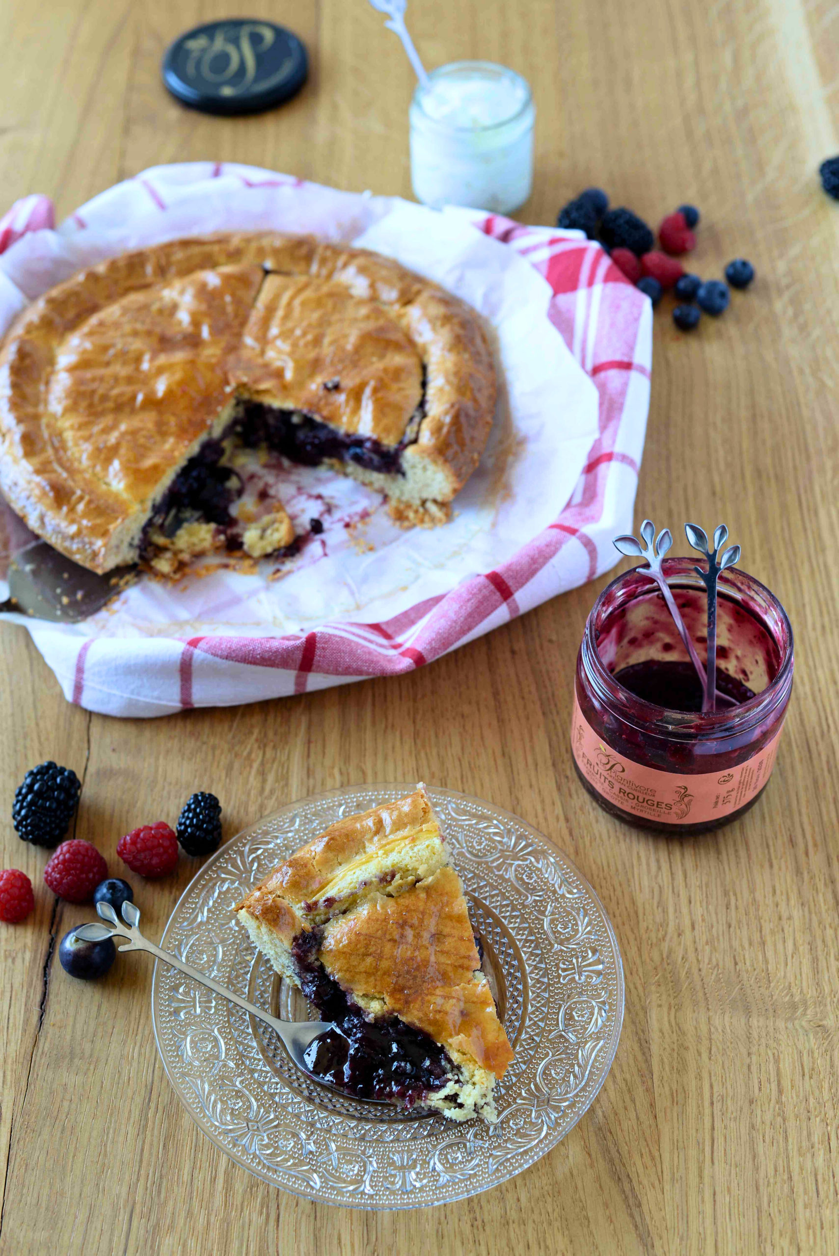 Tourte rustique à la confiture Fruits rouges Le Plantivore et Caillé
