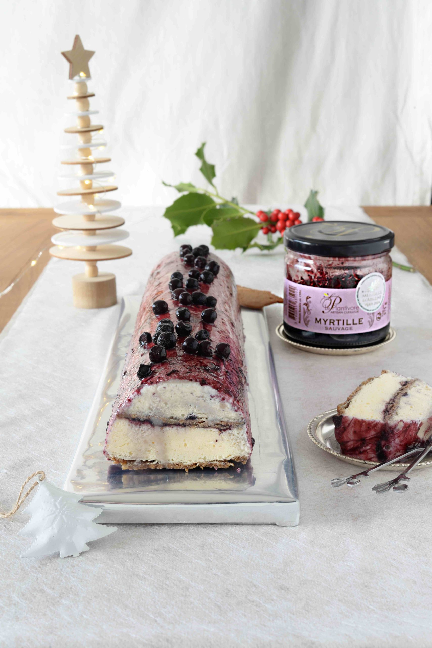 Bûche glacée façon Tiramisu à la confiture de Myrille & tuiles aux amandes